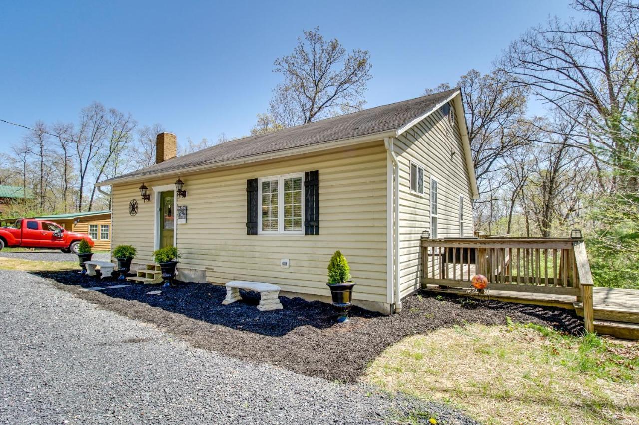 Homey Luray Cabin With Fire Pit And Deck! 외부 사진